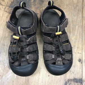 KEEN Big Kids Newport Sandal size 3